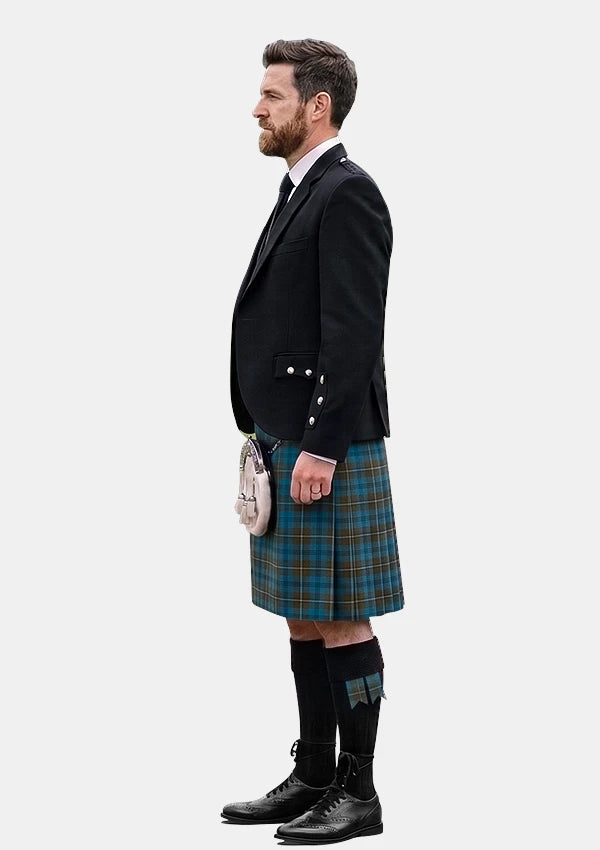 Traditional_Auld_Lang_Syne_Tartan_Kilt_and_Argyle_Jacket_Kilt_Outfits_left_image