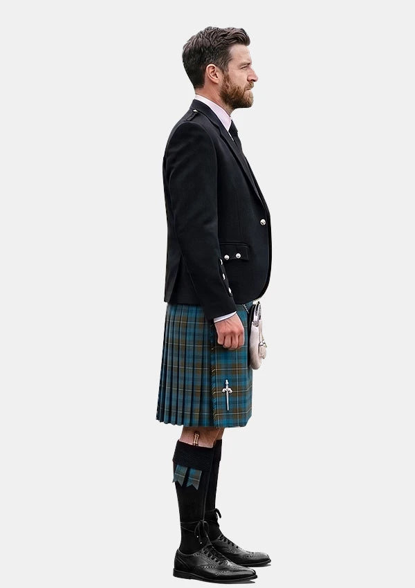 Traditional_Auld_Lang_Syne_Tartan_Kilt_and_Argyle_Jacket_Kilt_Outfits_right_image