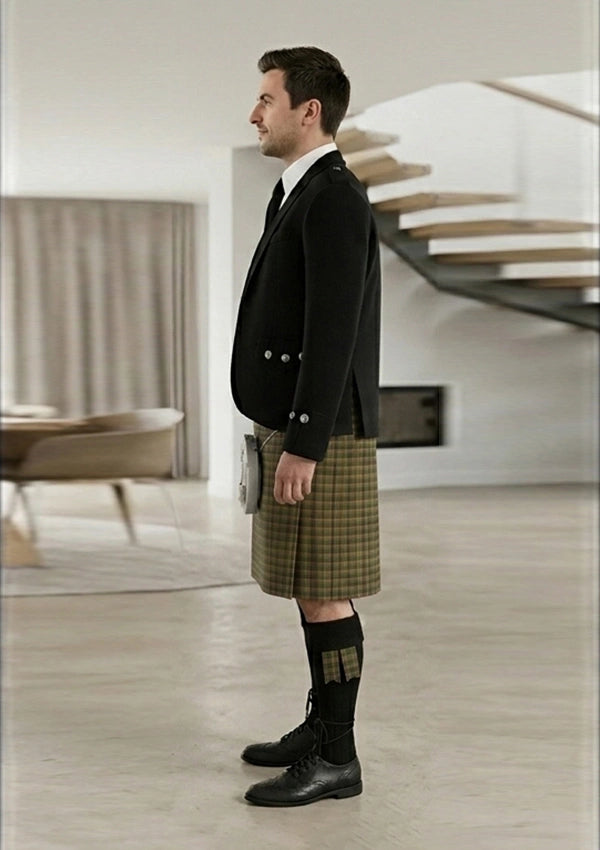 Traditional_Braveheart_tartan_7025_Kilt_and_Argyle_Jacket_Kilt_Outfit_left_image