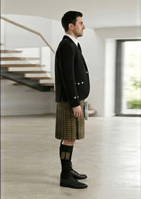 Traditional_Braveheart_tartan_7025_Kilt_and_Argyle_Jacket_Kilt_Outfit_right_image