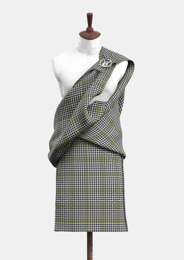 Traditional_Burns_tartan_1736_Great_Kilt_front_image