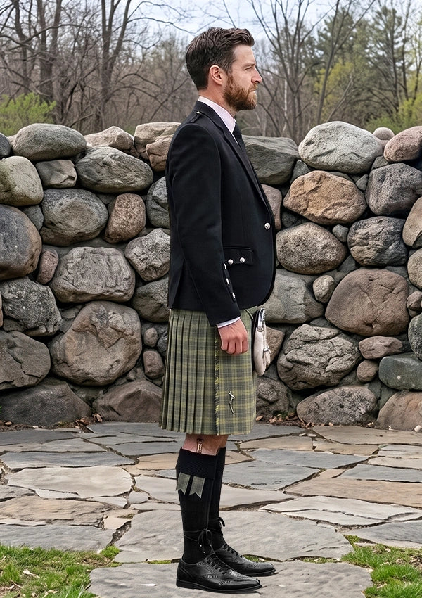 Traditional_Cairngorm_Tartan_1314_Kilt_and_Argyle_Jacket_Kilt_Outfit_right_image