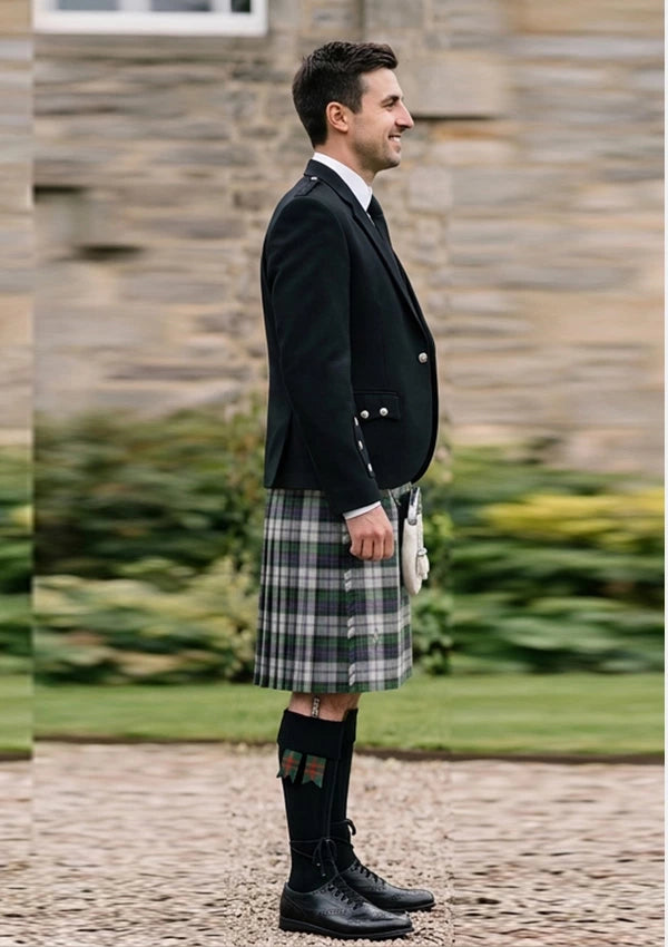 Traditional_Campbell_of_Cawdor_Dress_tartan_1975_Kilt_and_Argyle_Jacket_Kilt_Outfit_right_image