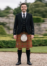 Traditional_Chattan_tartan_1625_Kilt_and_Argyle_Jacket_Kilt_Outfit_front_image