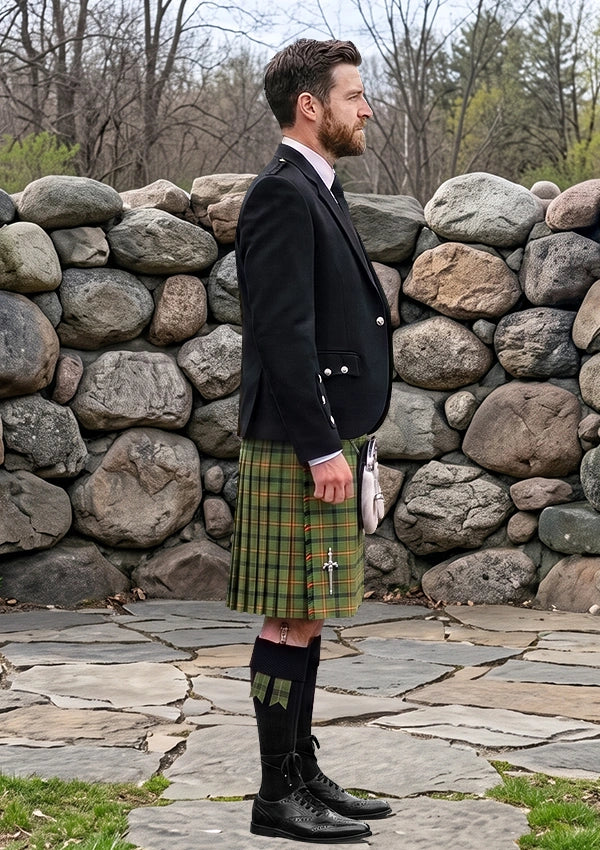 Traditional_Courtet-Meyer_Tartan_10366_Kilt_and_Argyle_Jacket_Kilt_Outfit_right_image