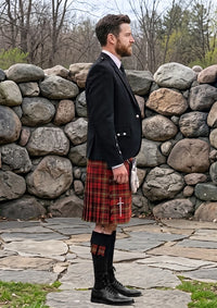 Traditional_Davis_Tartan_5770_Kilt_and_Argyle_Jacket_Kilt_Outfit_right_image