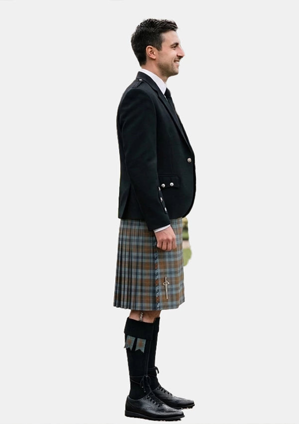 Traditional_Falkirk_Tartan_2347_Kilt_and_Argyle_Jacket_Kilt_Outfits_right_image