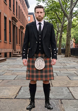 Traditional_Fraser_Hunting_Modern_Tartan_Kilt_and_Argyle_Jacket_Kilt_Outfit_front_image