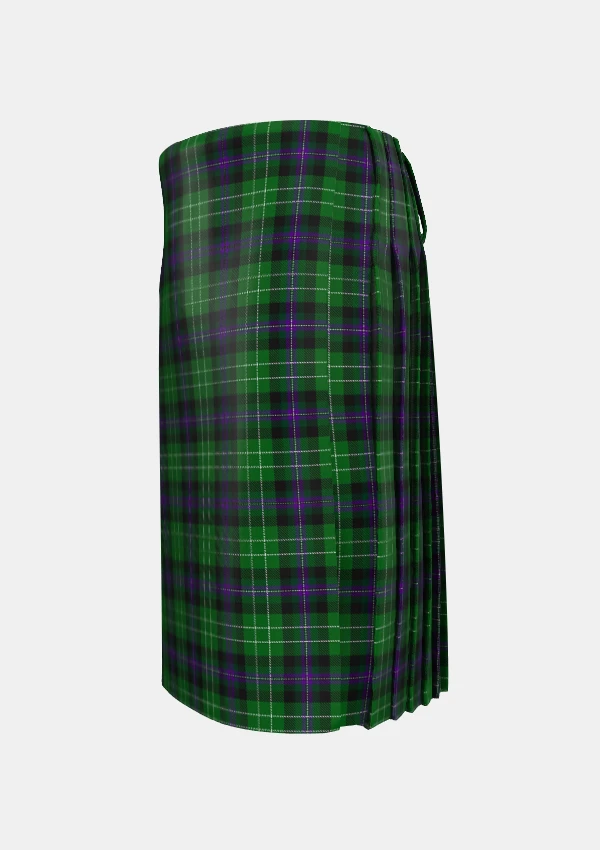 Traditional_Hibernian_Football_Club_2559_left_image_with_pleated_design_and_adjustable_buckles_for_men