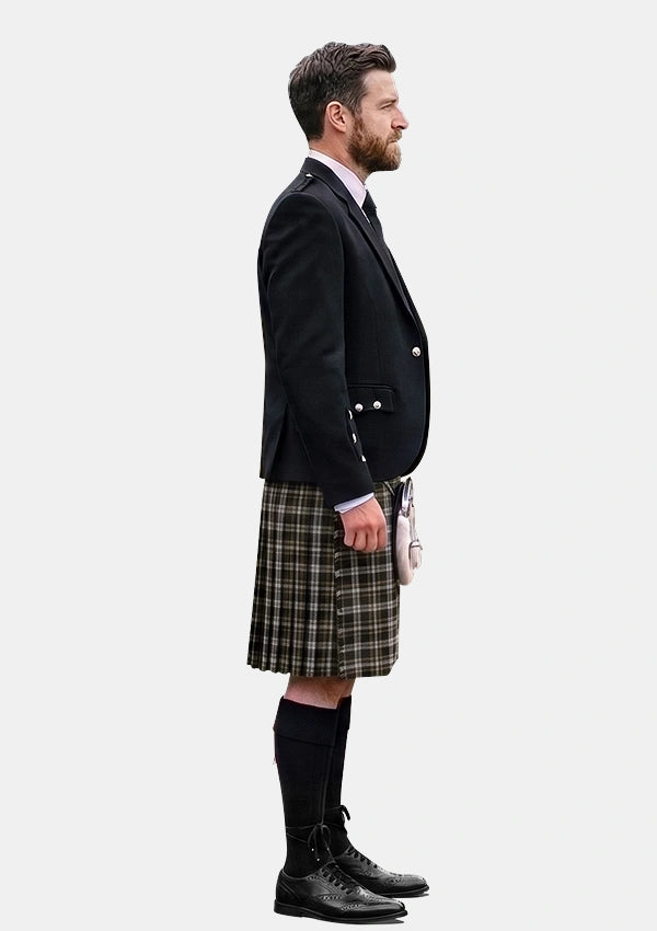 Traditional_Newcastle_Tartan_3984_Kilt_and_Argyle_Jacket_Kilt_Outfits_right_image