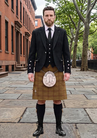 Traditional_Seaforth_Estate_Check_Tartan_Kilt_and_Argyle_Jacket_Kilt_Outfit_front_image