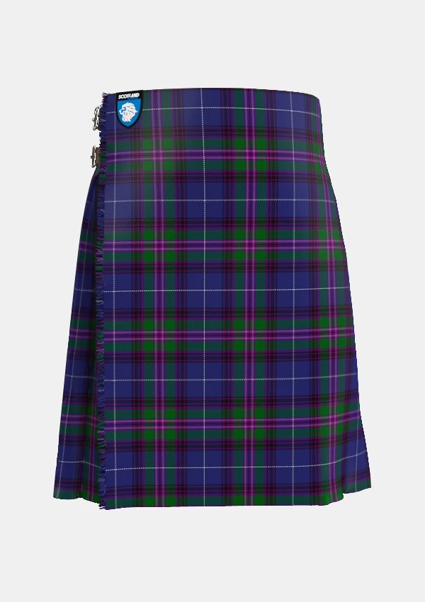 Traditional_Spirit_of_Bannockburn_tartan_front_image_with_pleated_design_and_adjustable_buckles_for_men