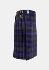 Traditional_Spirit_of_Bannockburn_tartan_right_image_with_pleated_design_and_adjustable_buckles_for_men
