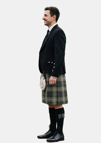 Traditional_Weathered_Patriot_tartan_Kilt_and_Argyle_Jacket_Kilt_Outfits_left_image